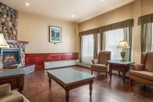 DAYS HOTEL AND SUITES GRANDE C (Grande Cache)